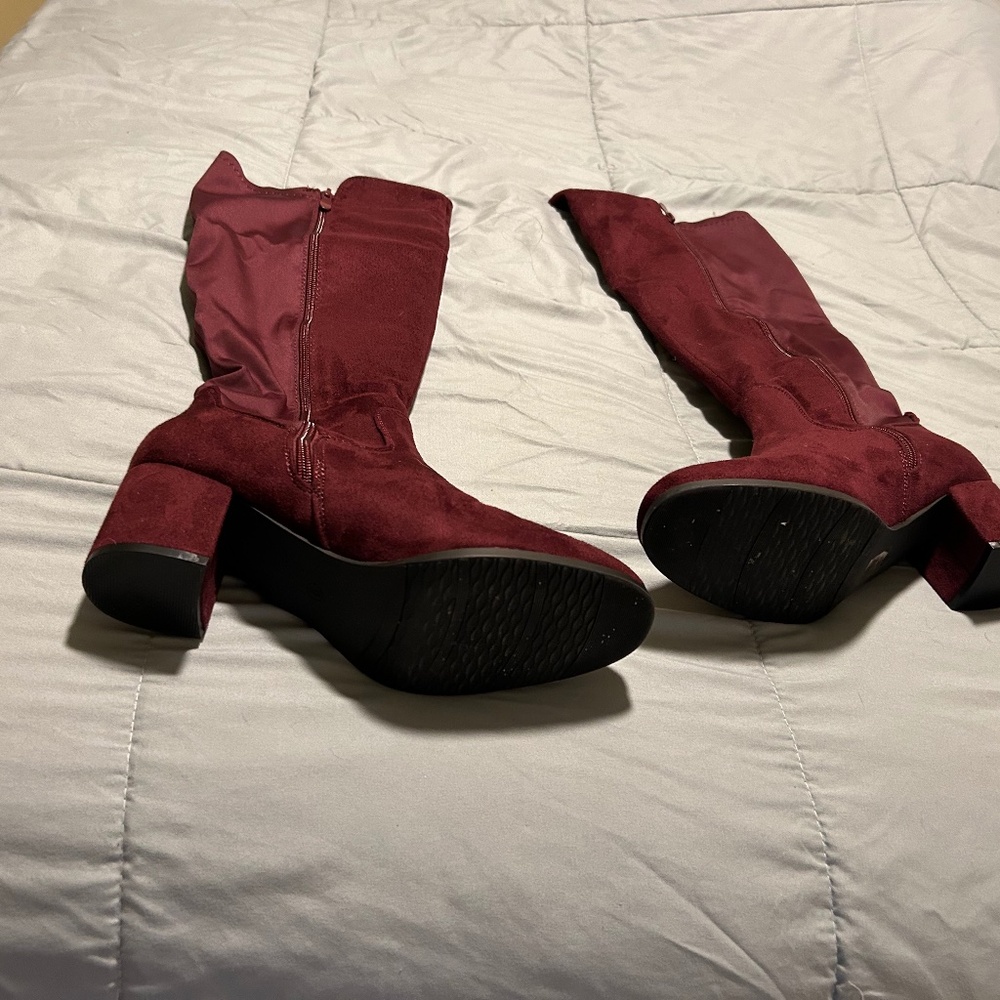 Boots - Picture 2 of 5